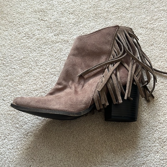 EUC Faux Suede Fringe Booties || Size 8 - Picture 3 of 4